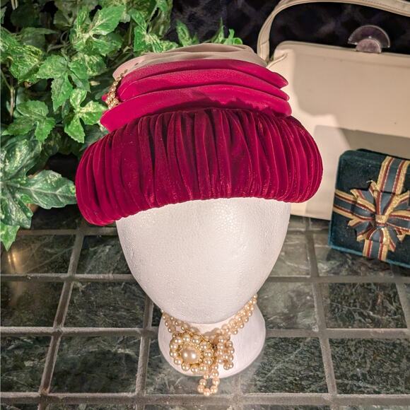 Vintage MCM Roberta Bernays Velvet Bubble Hat Pearl Rhinestone Mid Century Pink main image 4